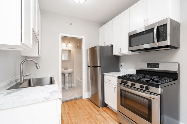 Building Photo - 225/227/233 Oak Grove St – Oak Grove Downtown