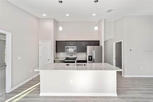 Building Photo - Stylish 3BR/2BA Home with Open Layout & Hi...