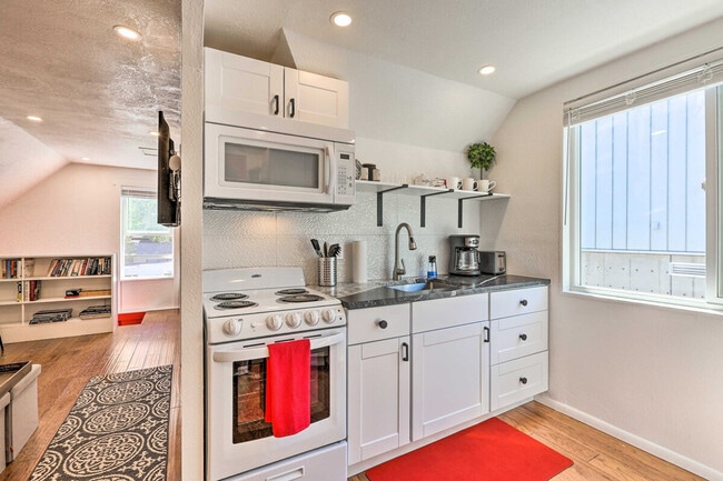 Foto del edificio - 420 Elati St