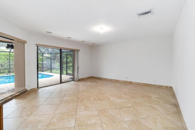 Foto del edificio - 21920 Holly Tree Way