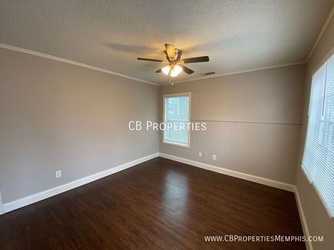 Building Photo - 1311 Robin Hood Ln