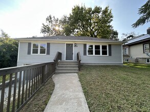 Building Photo - 2220 N 34th St