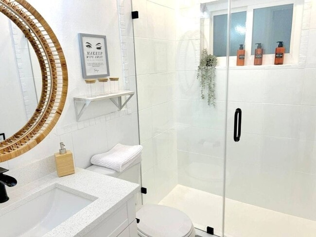 Building Photo - Stylish Heated Pool House  Near the Beach