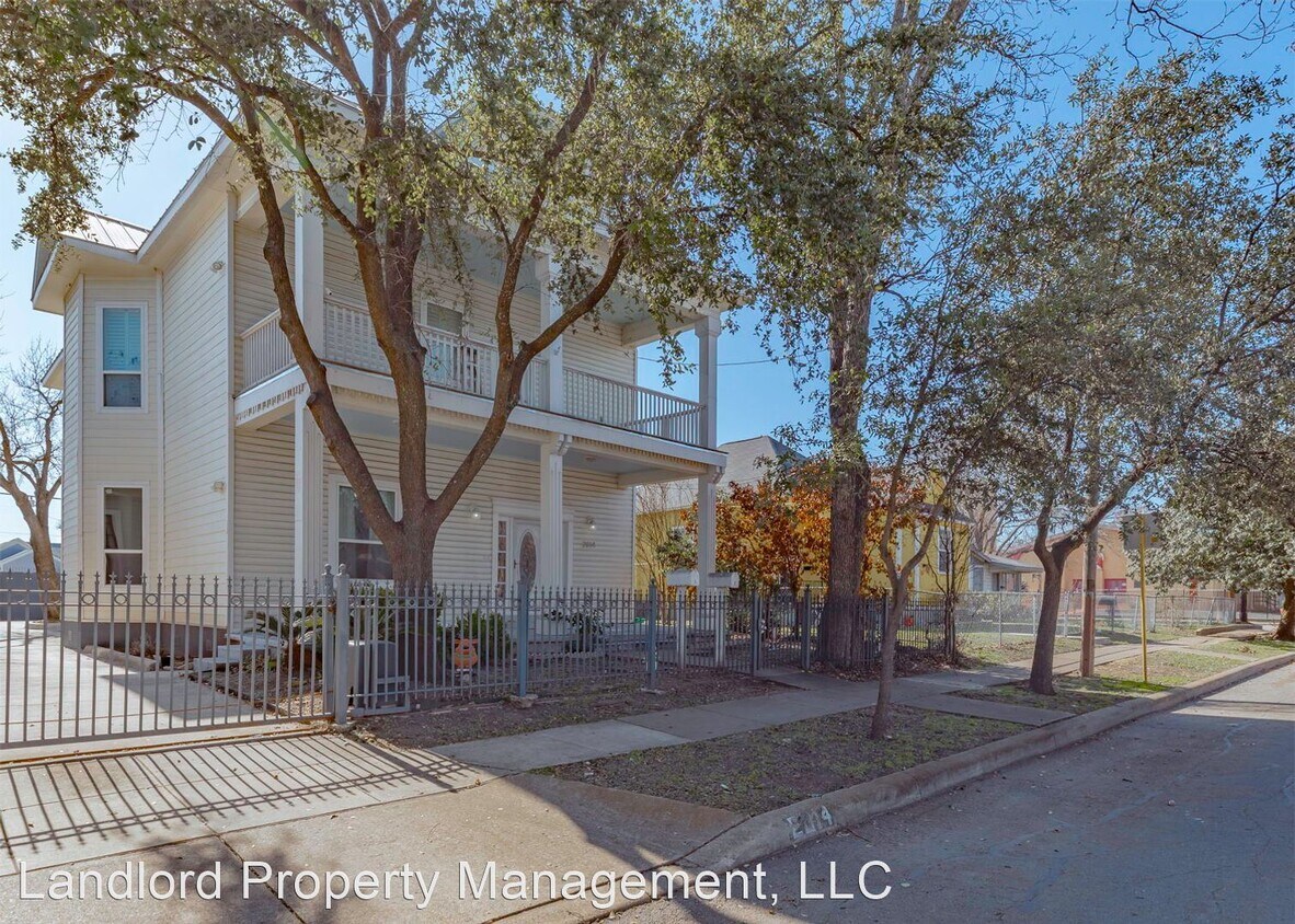 Primary Photo - 2 br, 2 bath House - 2014 W Houston (D)