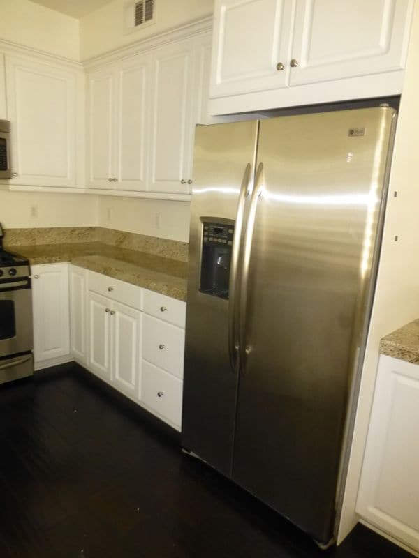 Building Photo - 416 W Linden Dr