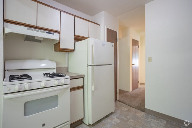 2 BR, 1 BA - 890sf - Oakview Apartments