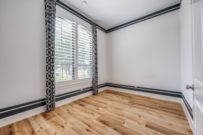 Foto del edificio - 914 Songbird Ln