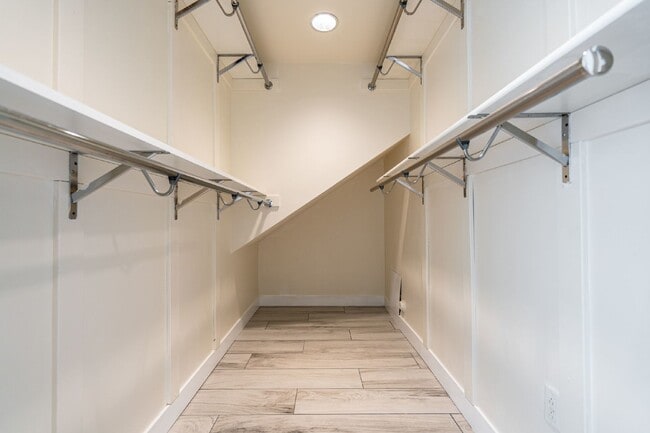 Building Photo - Central Phoenix Condo