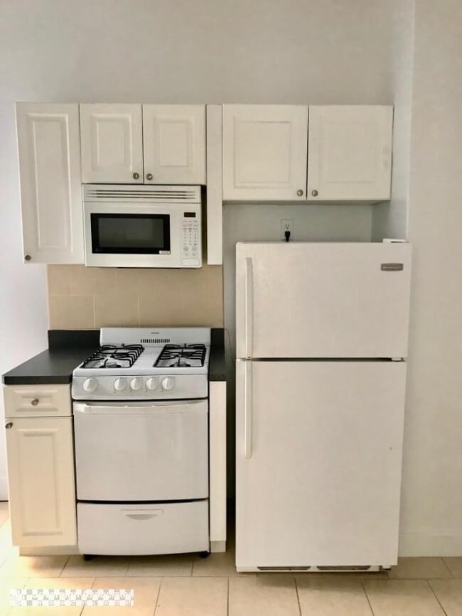 Building Photo - 710 W 173rd St