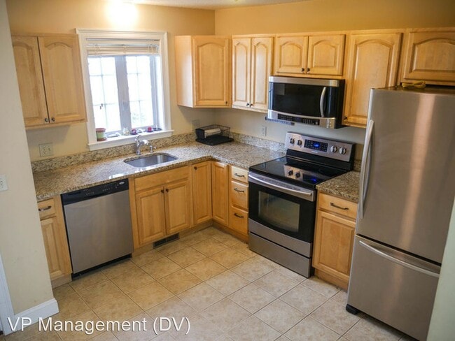 Building Photo - 3 br, 2.5 bath House - 37 Alden St #T