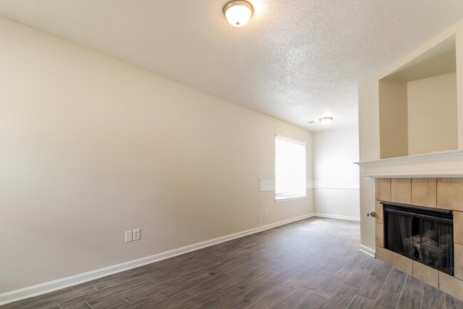 Foto del edificio - 1213 Calebs Ridge Dr
