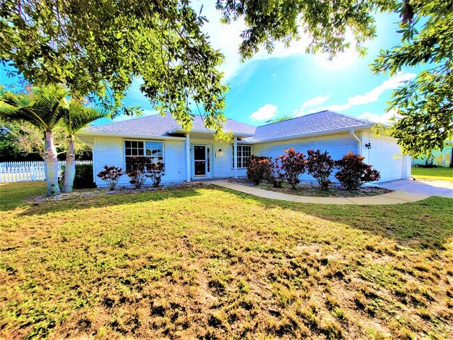 Building Photo - Vero Beach Rentals. Vero Beach Rent, LLC a...