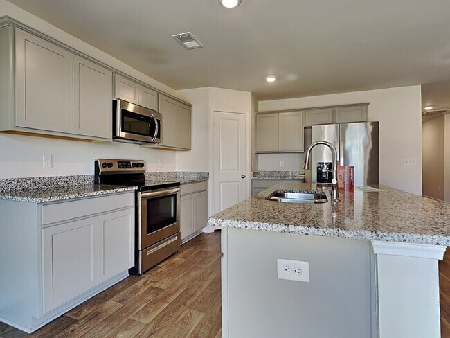 Foto del edificio - 1643 Commendable Ct