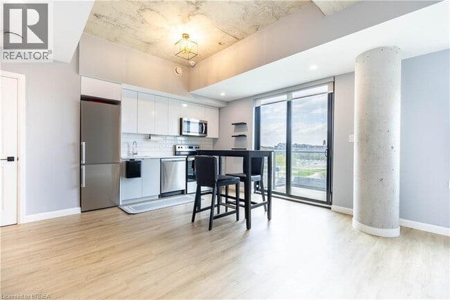 Building Photo - 7 Erie Ave