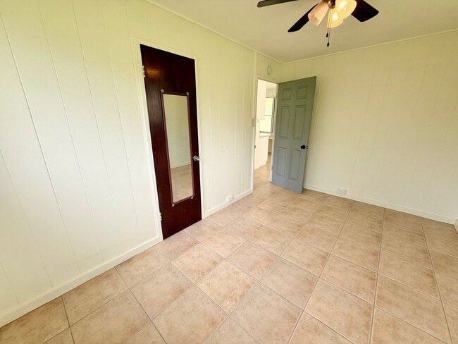 Building Photo - 50 Loha St