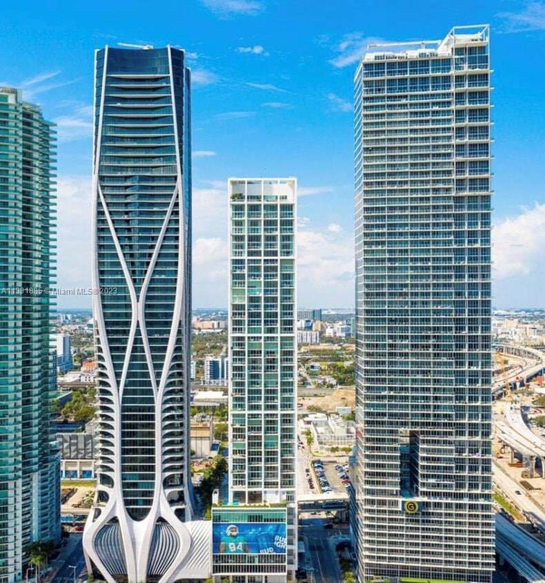 Primary Photo - 1040 Biscayne Blvd