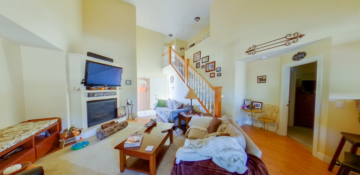 Primary Photo - Gorgeous West Side Town Home with 2 Car Ga...