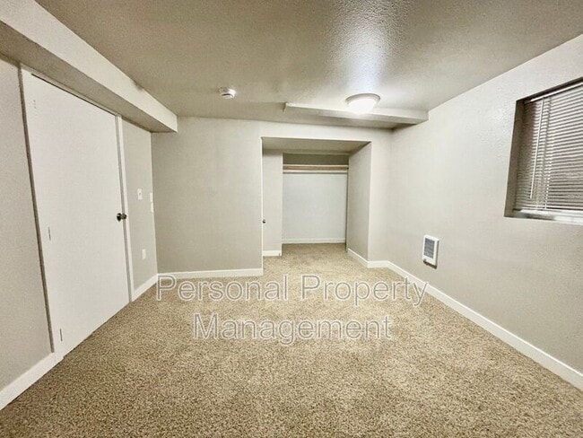 Building Photo - 525 NW 10th Ave