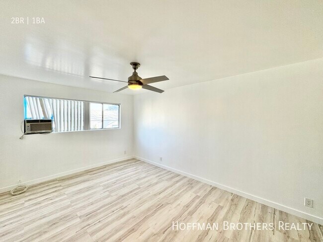 Foto del edificio - 1121 Kings Rd