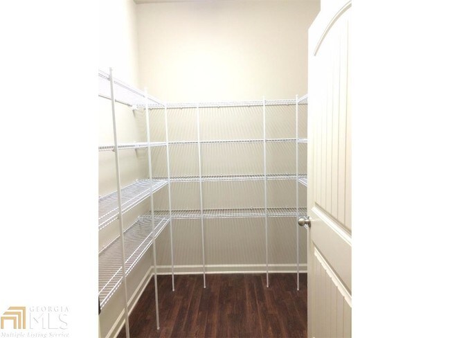 Foto del edificio - 419 Reinhardt Ln