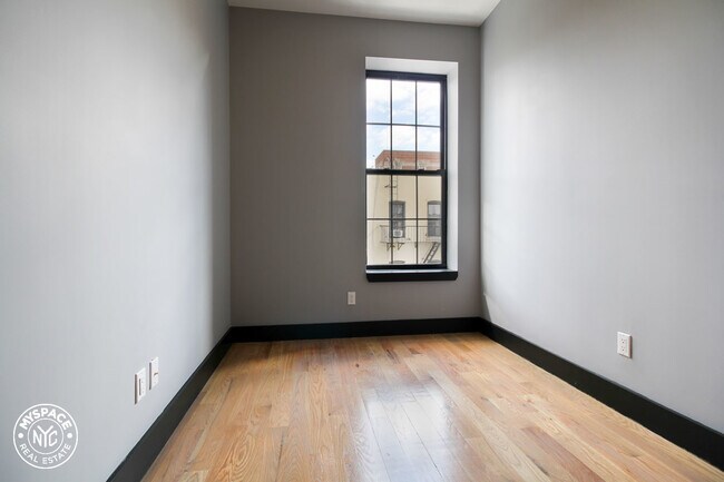 Building Photo - 17-22-22 Greene Ave