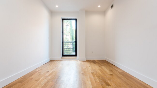 Foto del edificio - 724 5th Ave