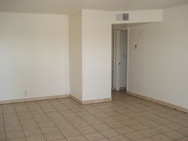 Building Photo - 5240 Pebble Beach Blvd
