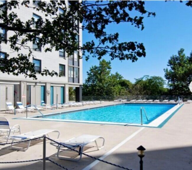 Foto del edificio - 5701 N Sheridan Rd