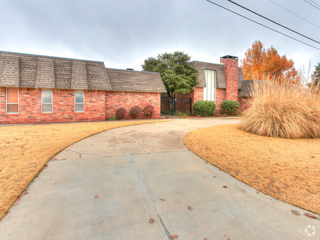 Building Photo - 2601 NW 50th St