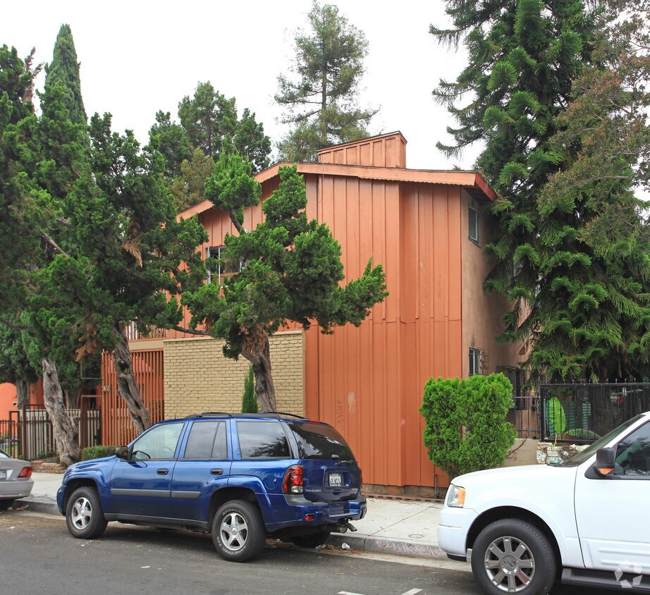 Building Photo - 6319 Stafford Ave