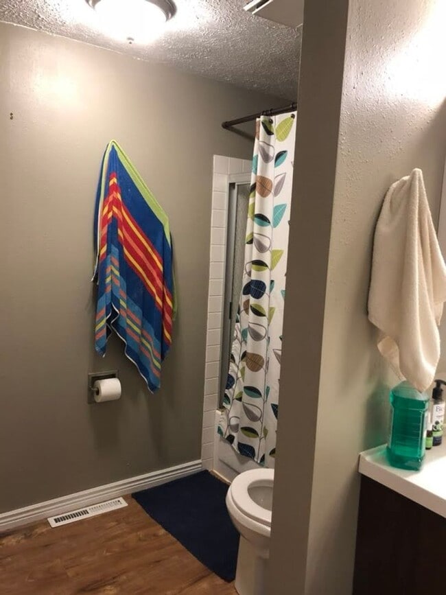 Building Photo - 905 Pasque Dr