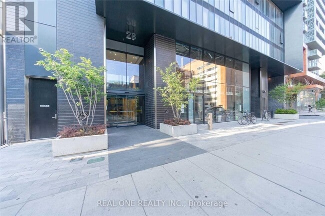 Building Photo - 28 Wellesley St E