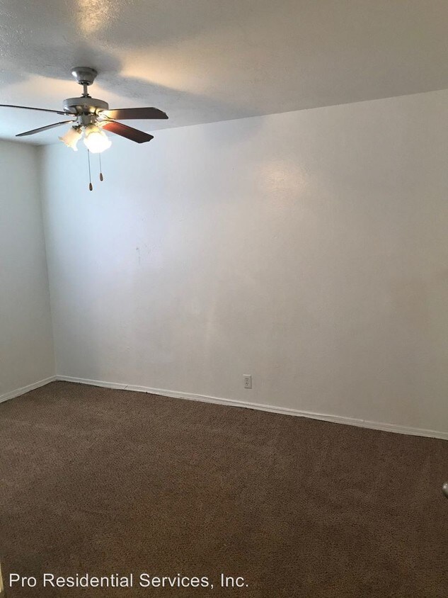 Foto principal - 5901 NW 34th St