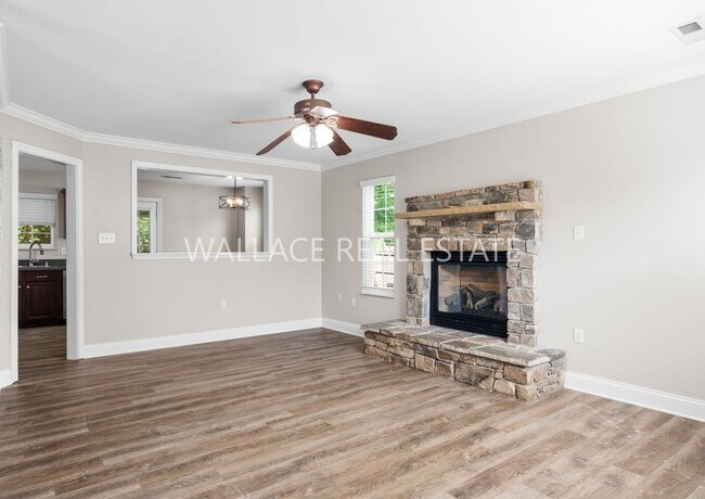Foto del edificio - PRICE REDUCTION!!  FARRAGUT: TWO STORY 3 B...