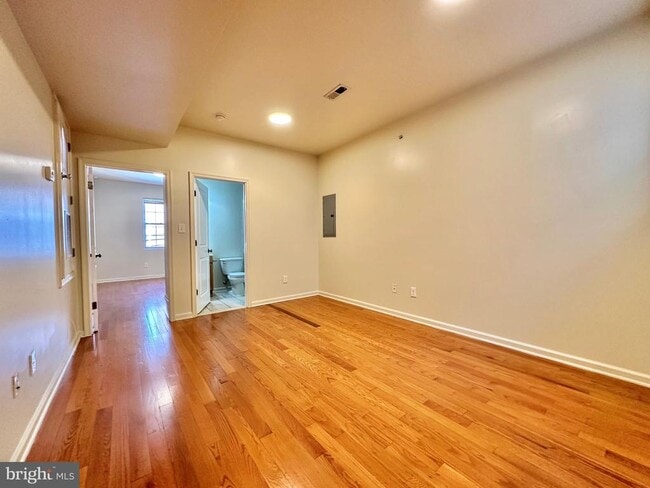 Building Photo - 2233 N Camac St