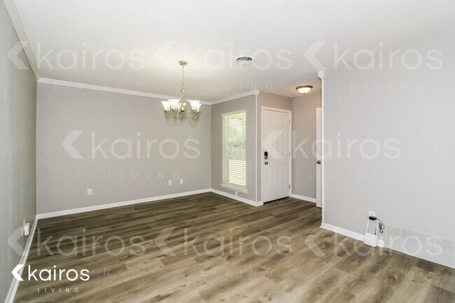 Foto del edificio - 3400 Teckla Blvd.