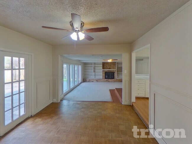 Foto del edificio - 1316 Lexington Dr