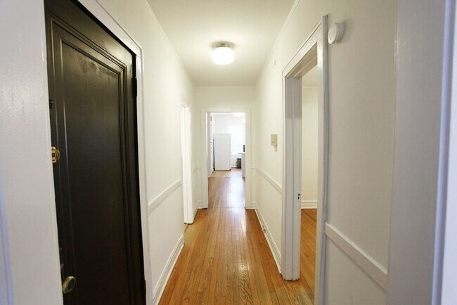 Foto del edificio - 2538 W Sunnyside Ave