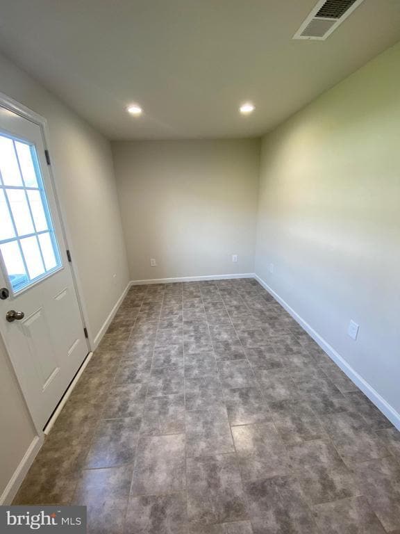 Building Photo - 55 Snickers Ct