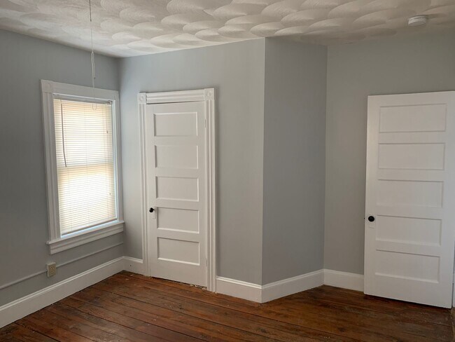 Building Photo - 146 Tremont St