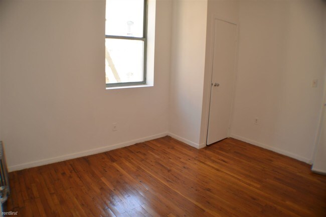 Foto del edificio - 213 Avenue of the Americas