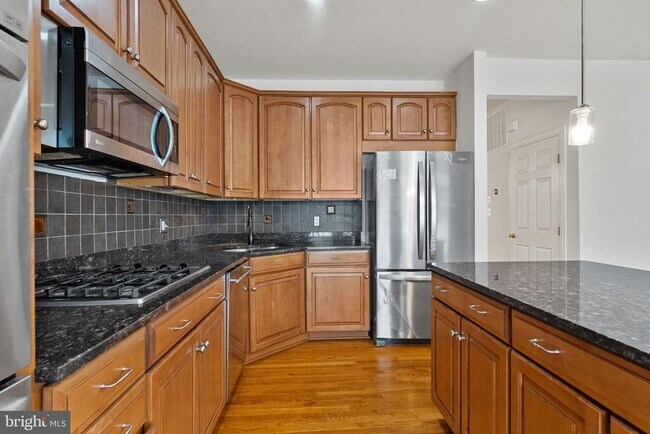 Foto del edificio - 1515 Regent Manor Ct
