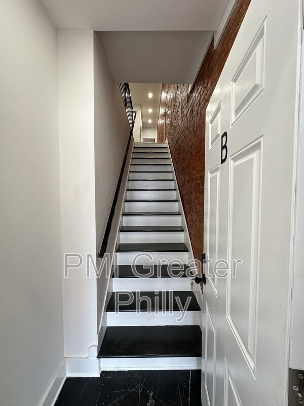 Building Photo - 521 W Westmoreland St