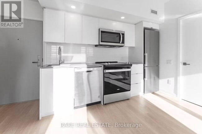 Building Photo - 500 Wilson Ave