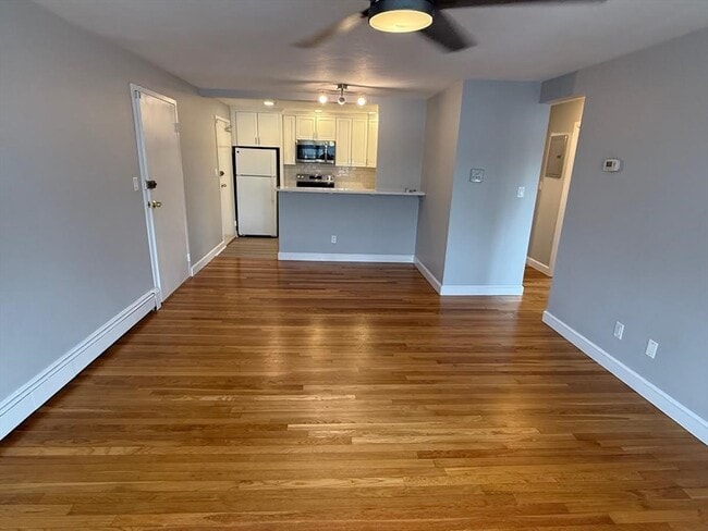 Building Photo - 21 Warren St