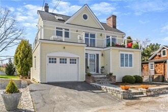 Building Photo - 4 Scofield Pl