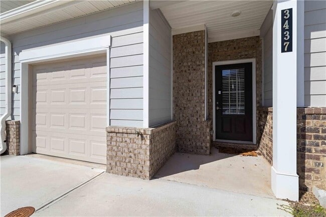 Building Photo - 3437 Sumersbe court