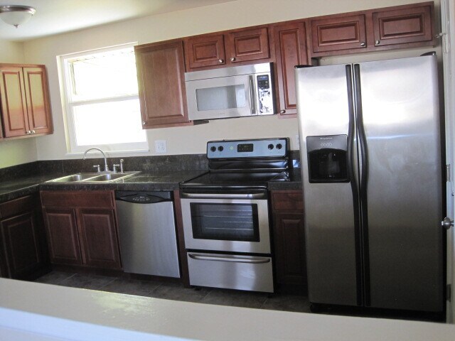 Building Photo - 1851 S Ouray Ct