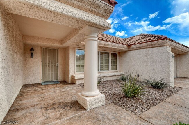 Building Photo - 2456 Palmridge Dr