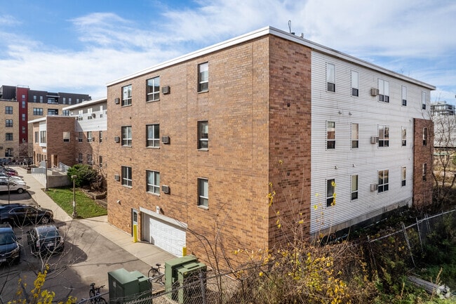 Building Photo - 301 S Livingston St